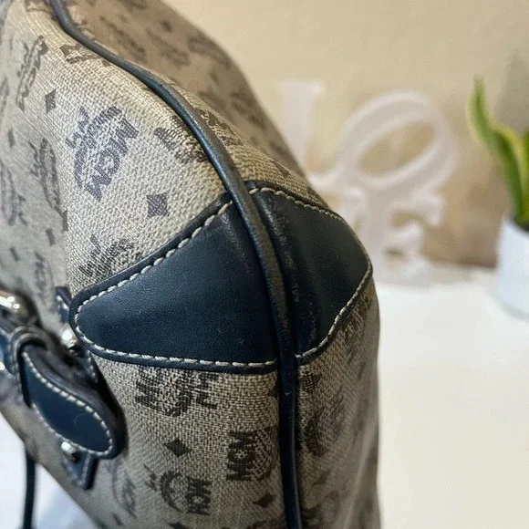 MCM DRAWSTRING HOBO - Picture 10 of 16